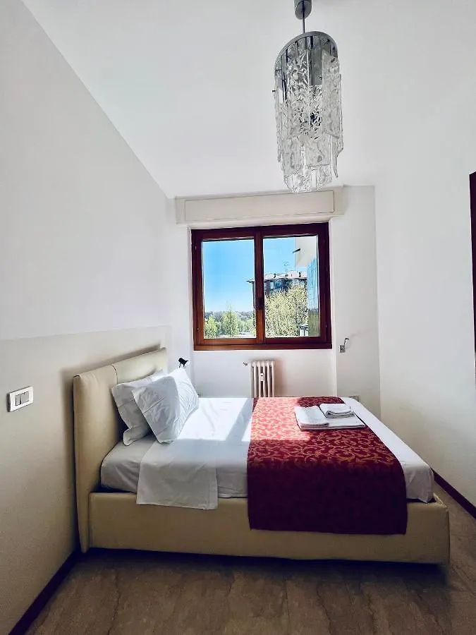 Green Guest House Милан